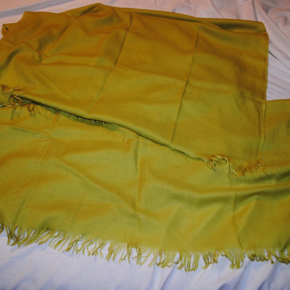 LARGE LIGHT GREEN 100% CASHMER SCARF/ WRAP